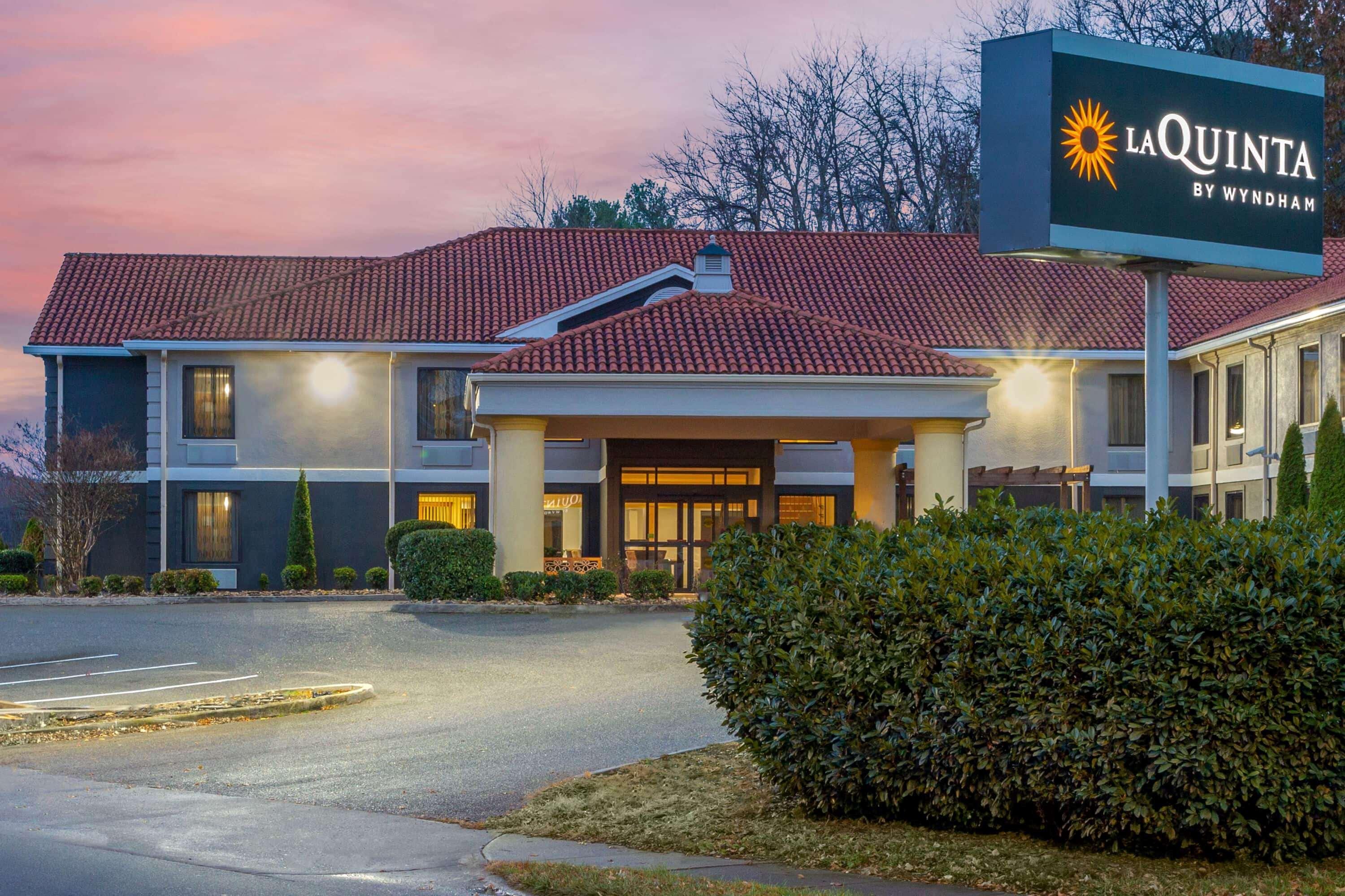 La Quinta Inn By Wyndham Radford Exterior foto