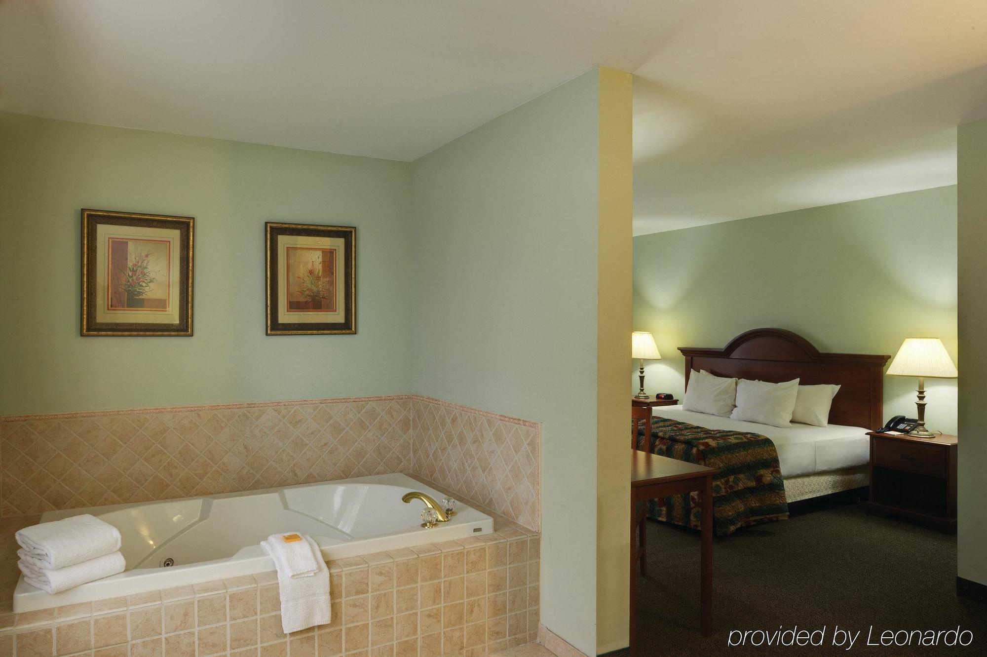 La Quinta Inn By Wyndham Radford Exterior foto