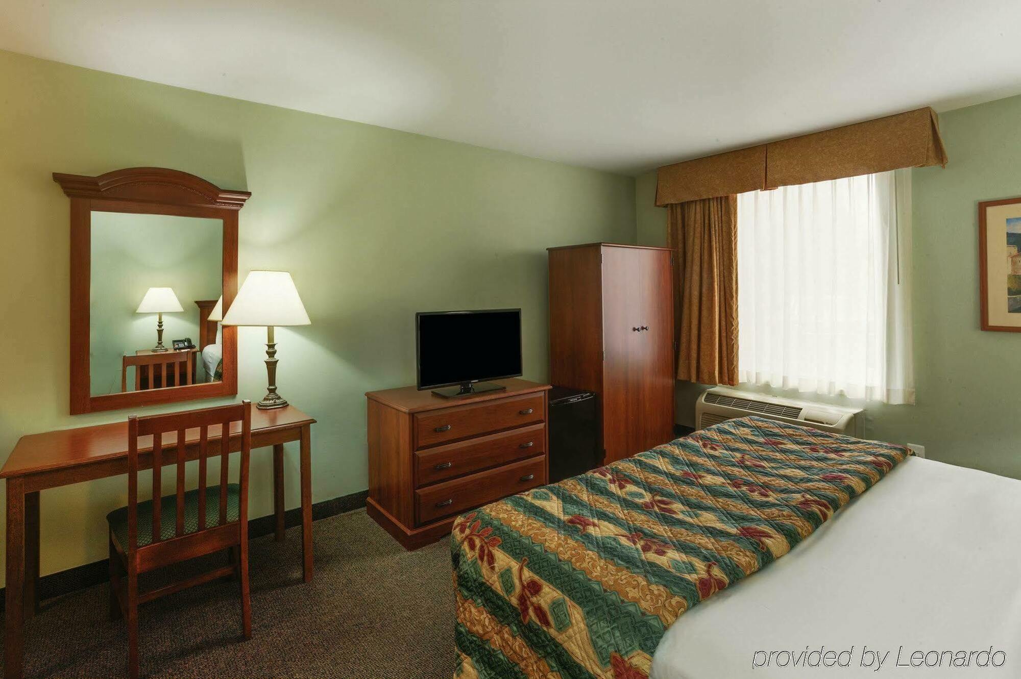 La Quinta Inn By Wyndham Radford Exterior foto
